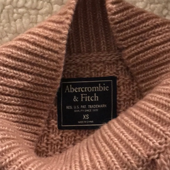 abercrombie mauve pink knit mockneck sweater in xs - Picture 2 of 5